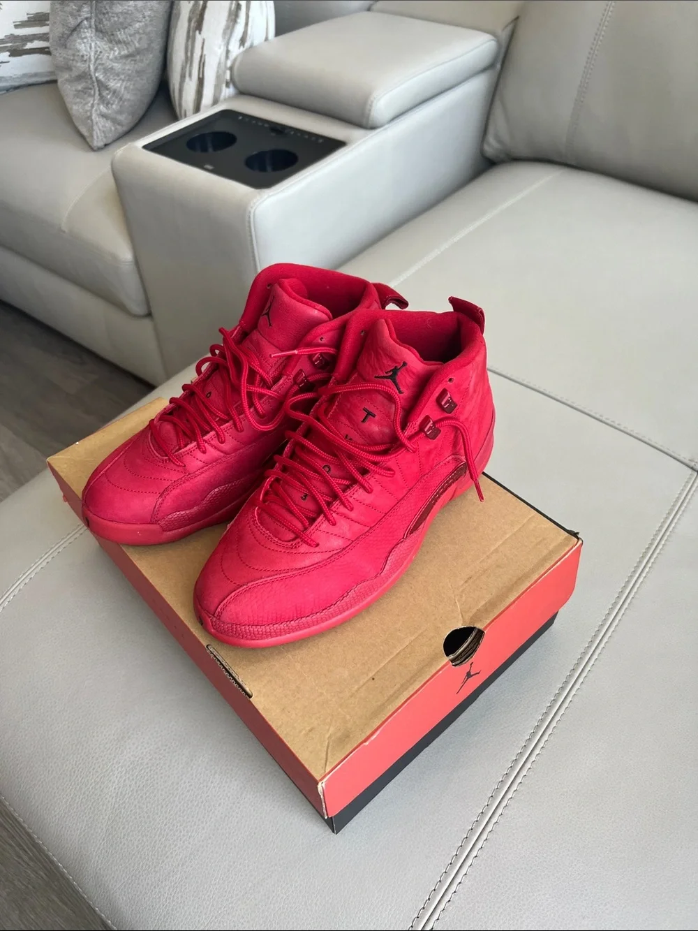 Jordan Gym Red men size 8